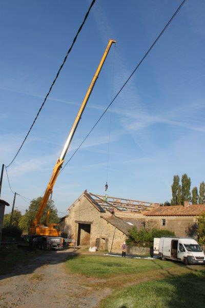 Restauration et couverture des dépendances d'un château en Gâtine (79)